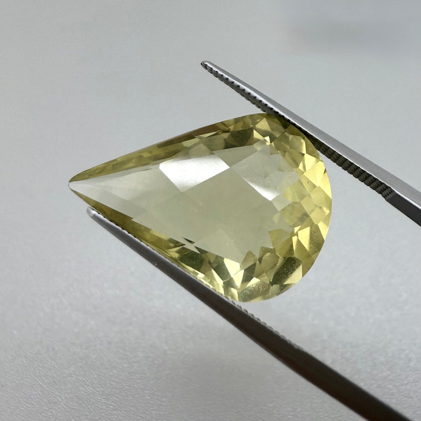 Big Lemon Quartz Fancy 12.97 Ct