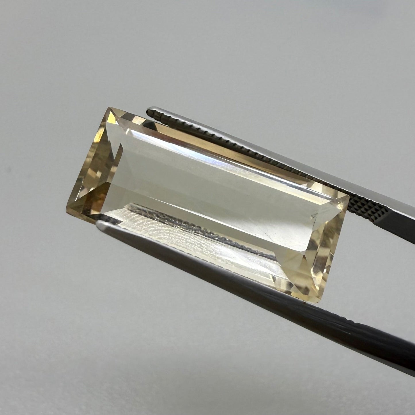 Champagne Citrine Baguette 9.87 Ct