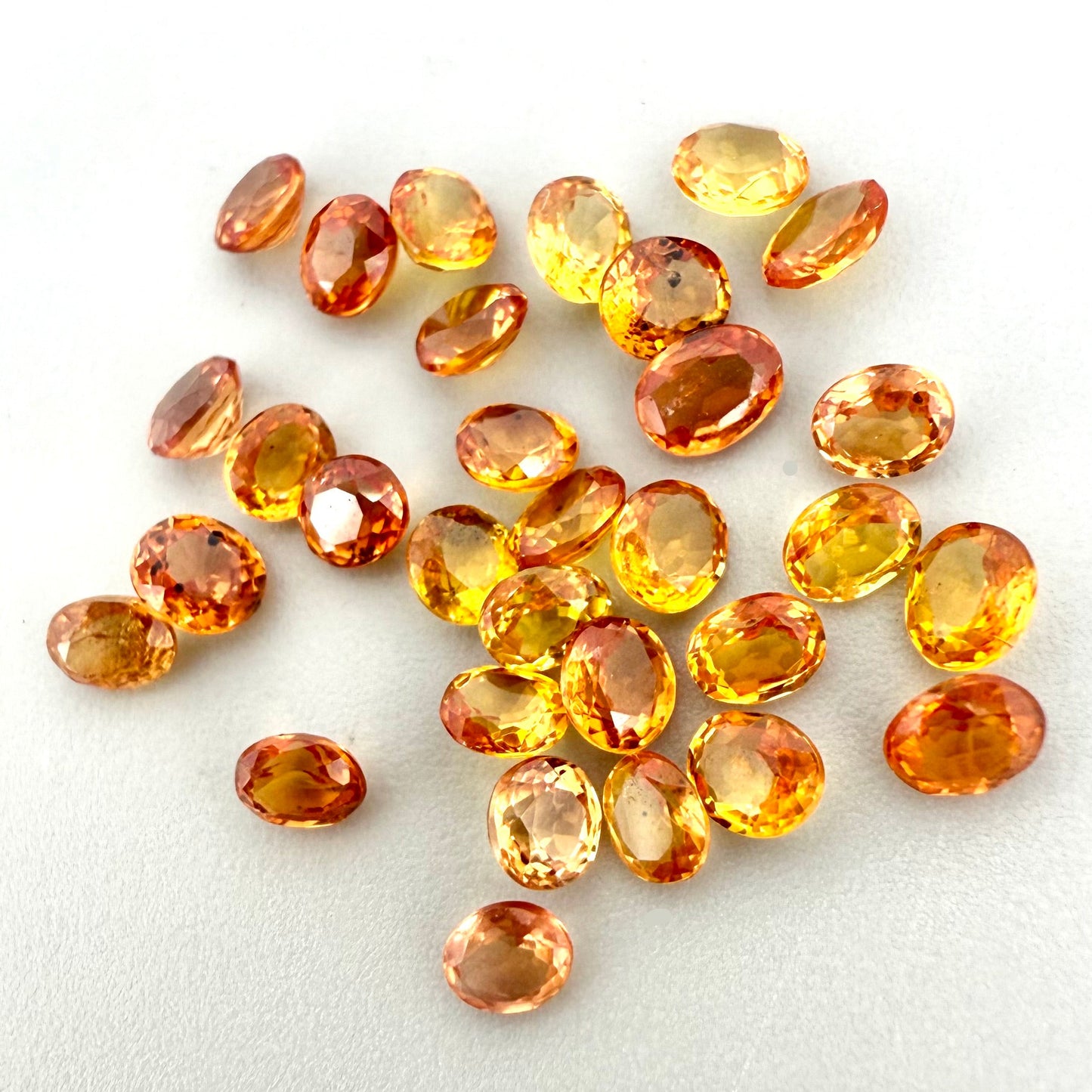 Bi-Color (Yellow, Orange) Sapphire Lot Oval 3.59 Ct