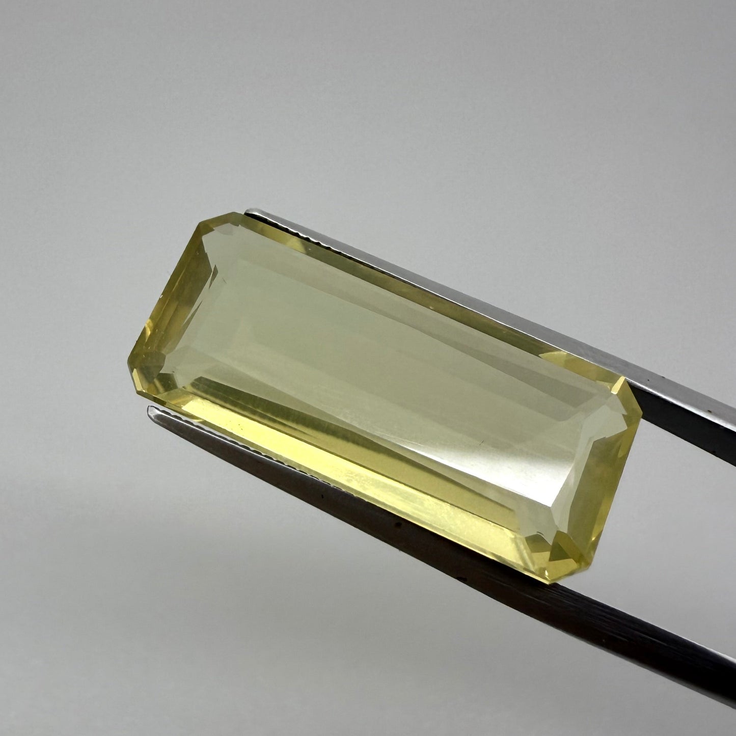 Lemon Quartz Baguette 14.5 Ct