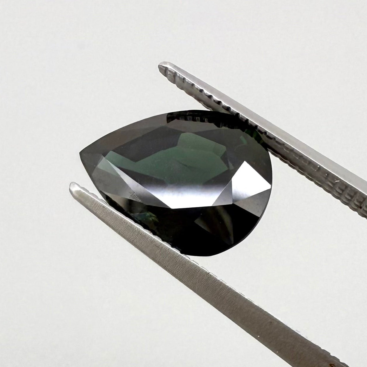 Green Sapphire Pear 3.56 Ct
