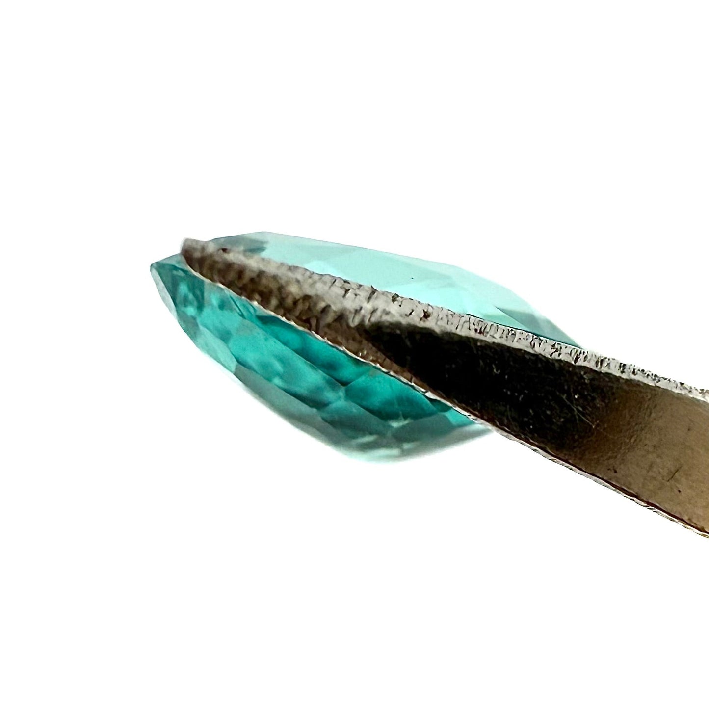 Vibrant Turquoise Apatite Oval 0.9 Ct