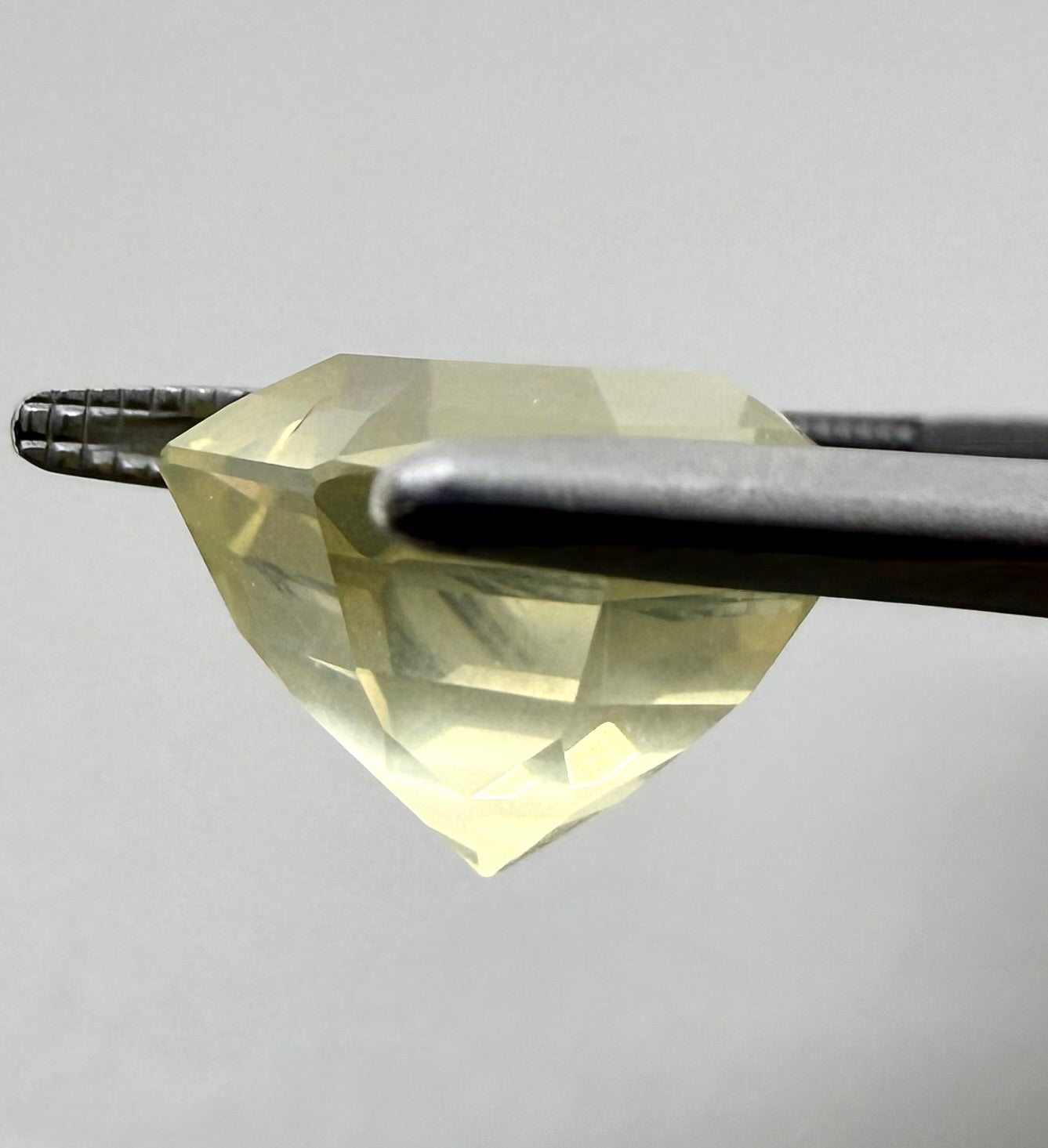 Lemon Quartz Fancy 4.89 Ct