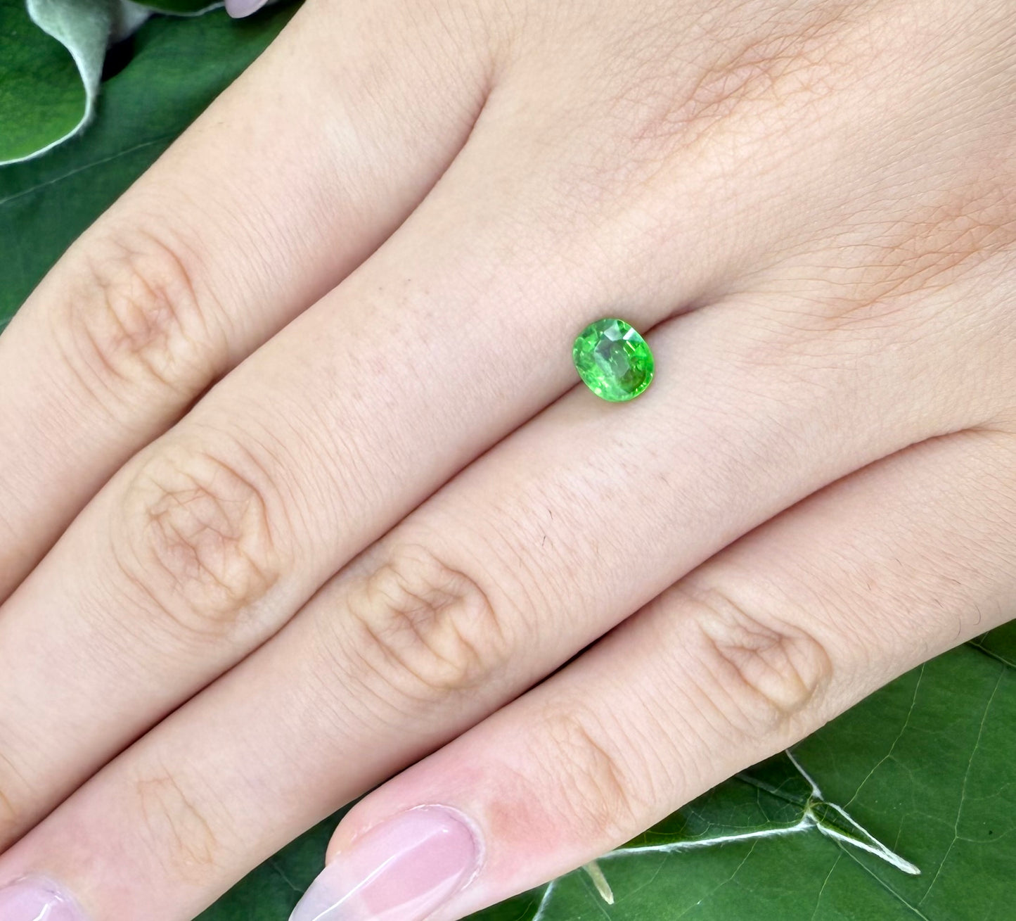 Tsavorite Oval 0.73 Ct