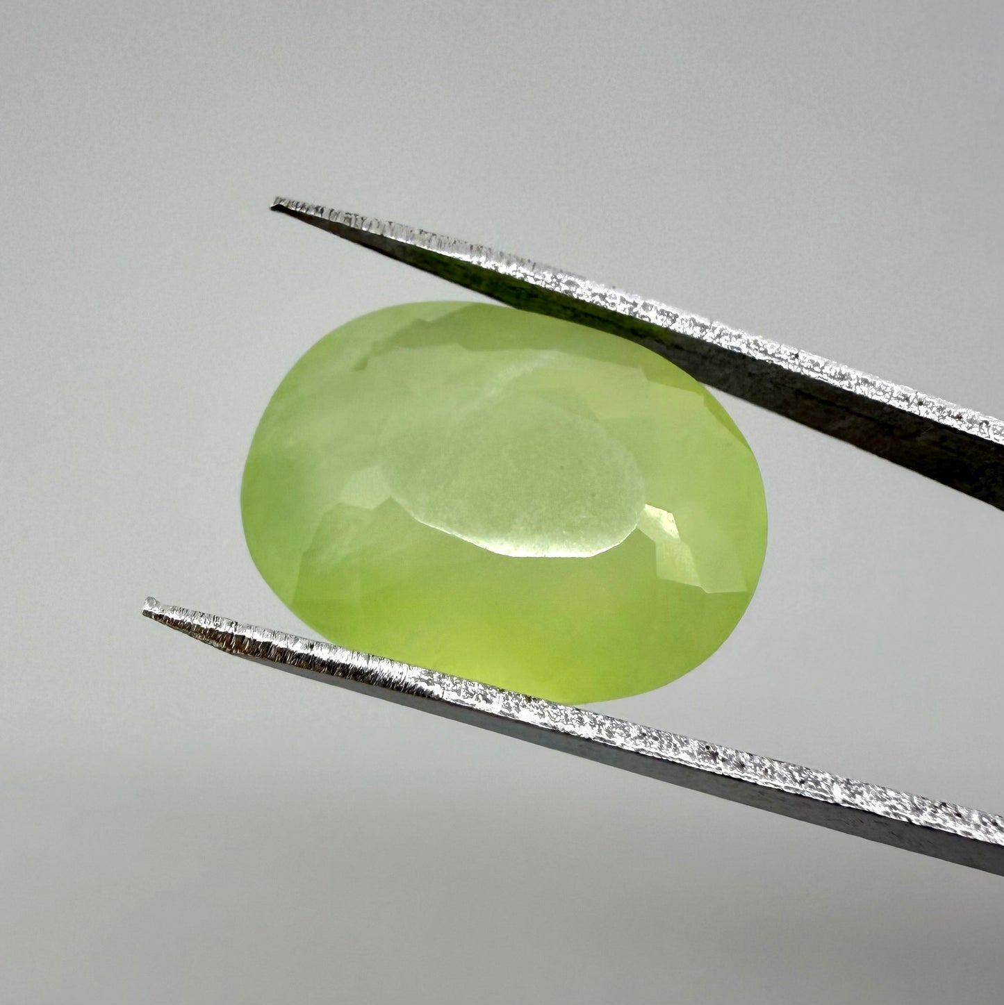Bi-Color (Yellow Green) Chalcedony Oval 8.9 Ct