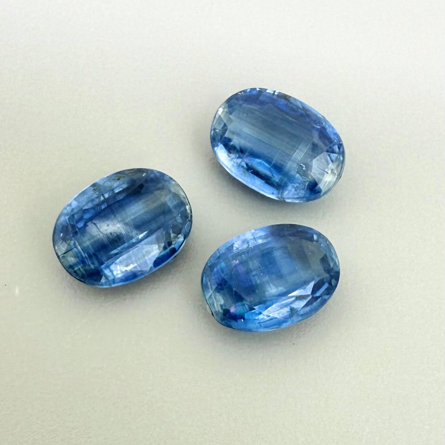 Cornflower Blue Kyanite Oval Set 2.73 Ct