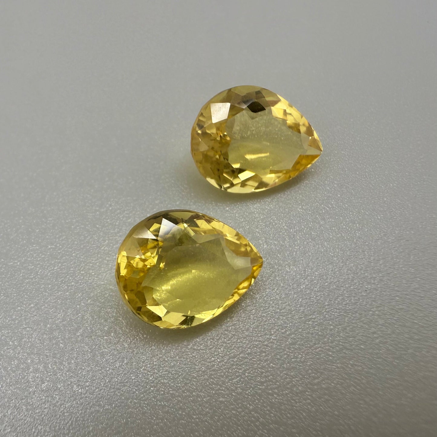 Golden Citrine Set Pear 6.85 Ct