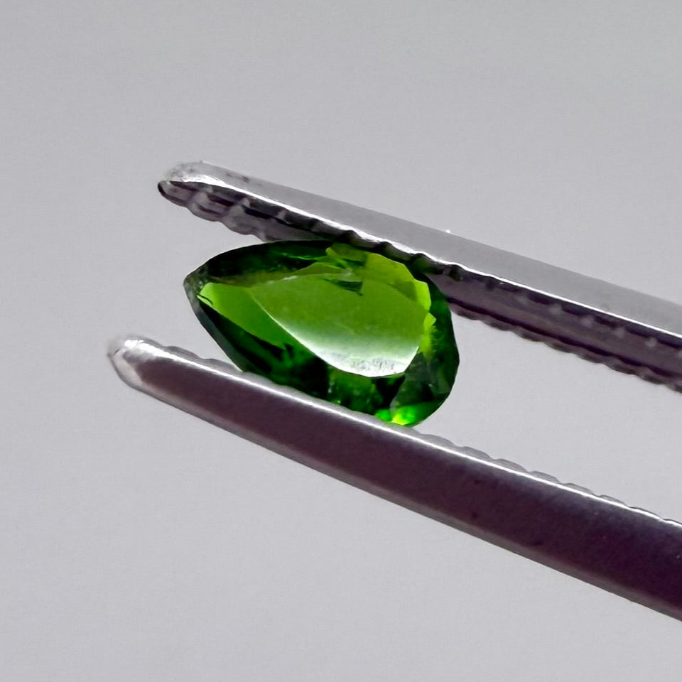 Vibrant Chrome Diopside Lot Pear 6.04 Ct