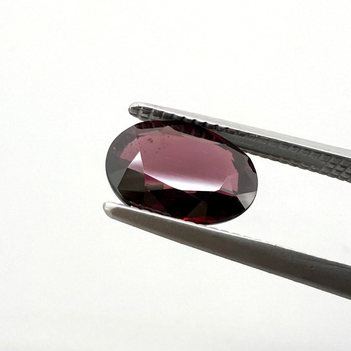 Red Rhodolite Oval 1.5 Ct