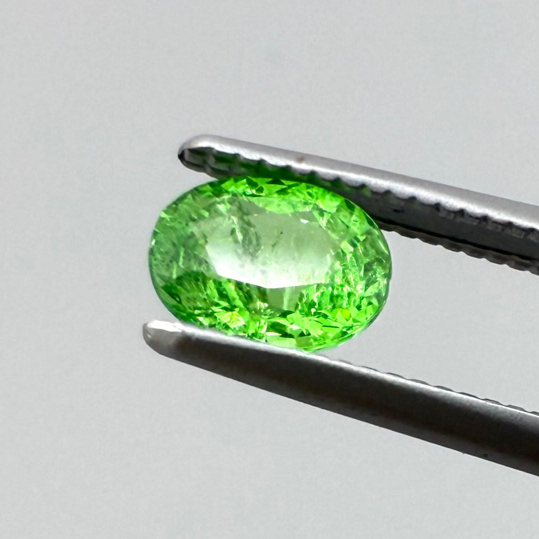 Tsavorite Oval 0.54 Ct