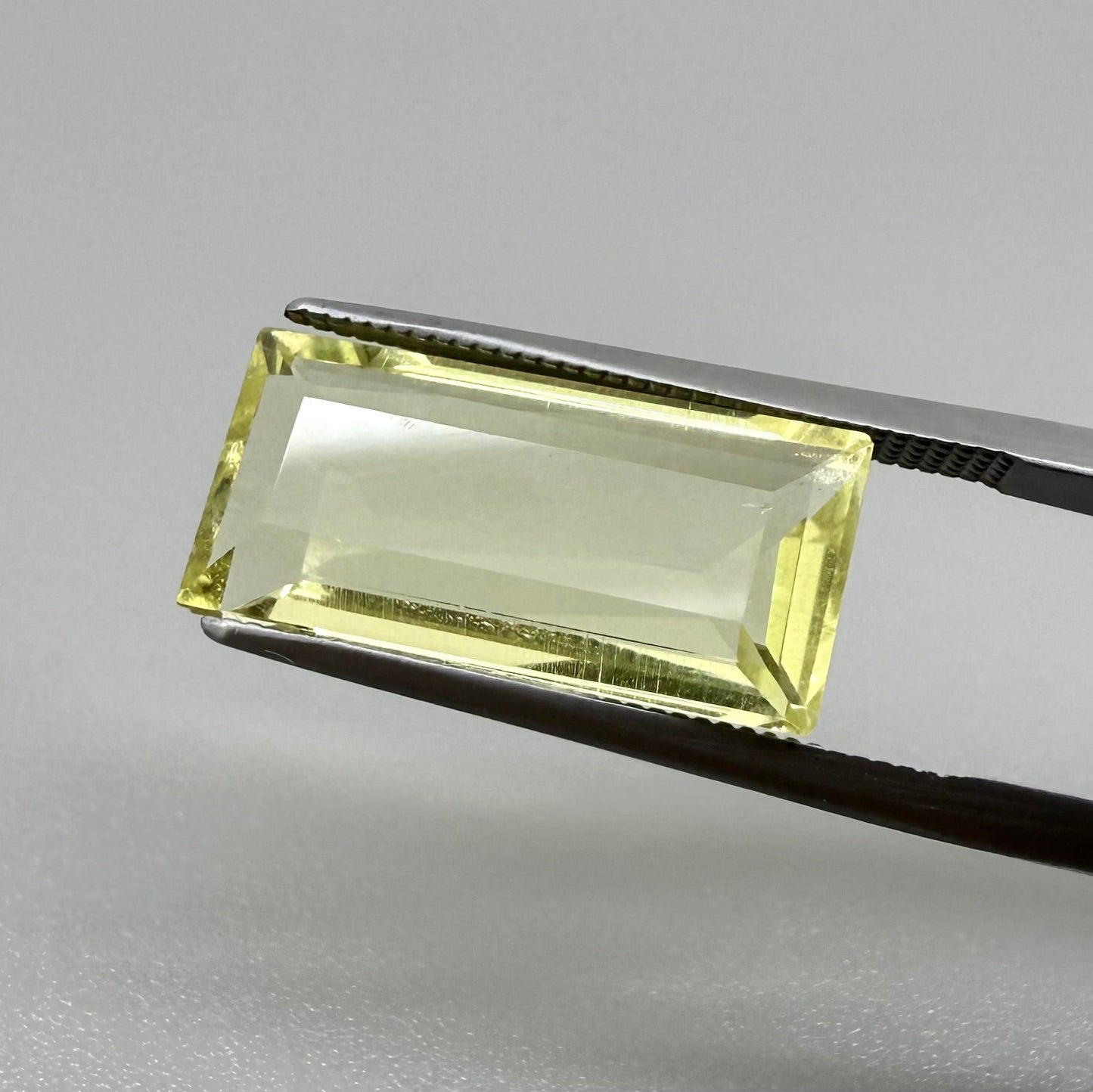 Lemon Quartz Baguette 6.26 Ct