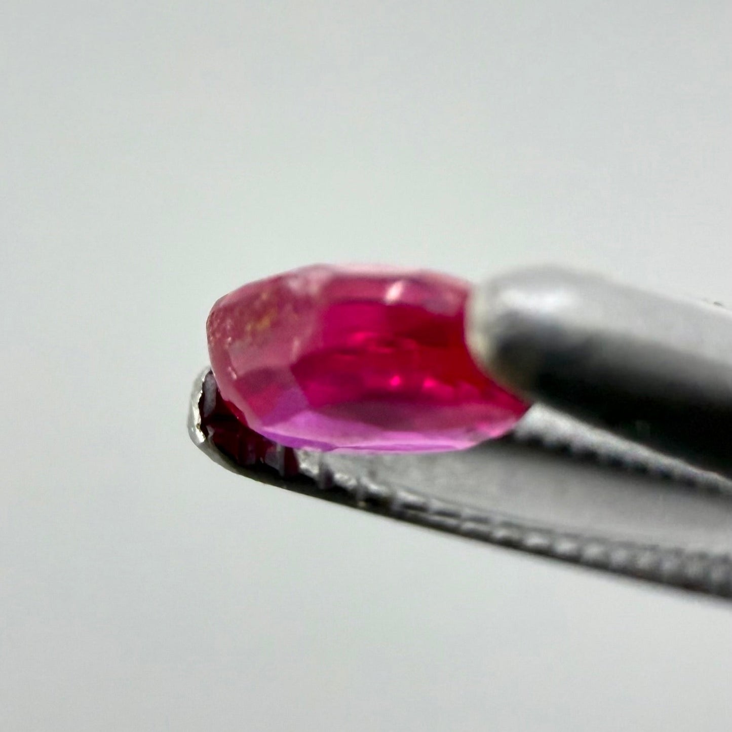 Pink-Red Ruby Oval 0.28 Ct