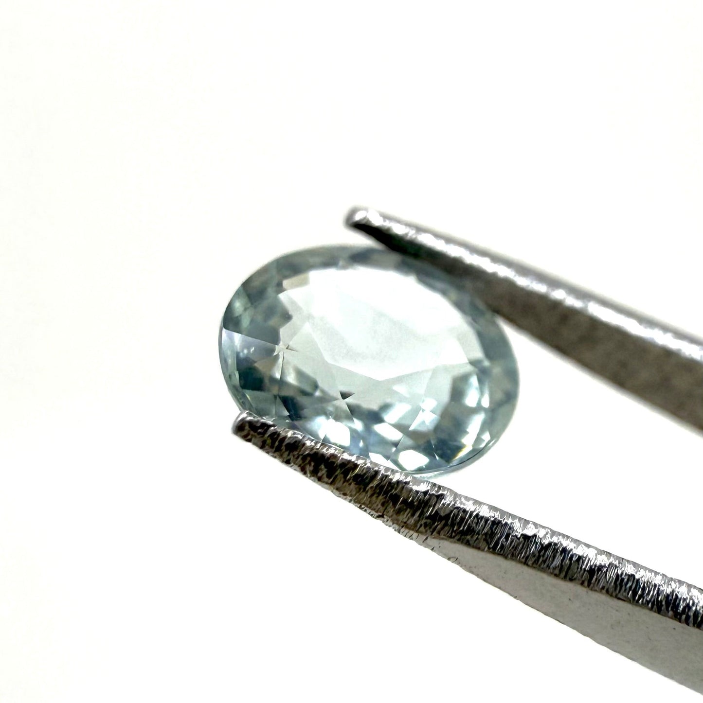 Very Pale Turquoise Aquamarine Round 0.8 Ct