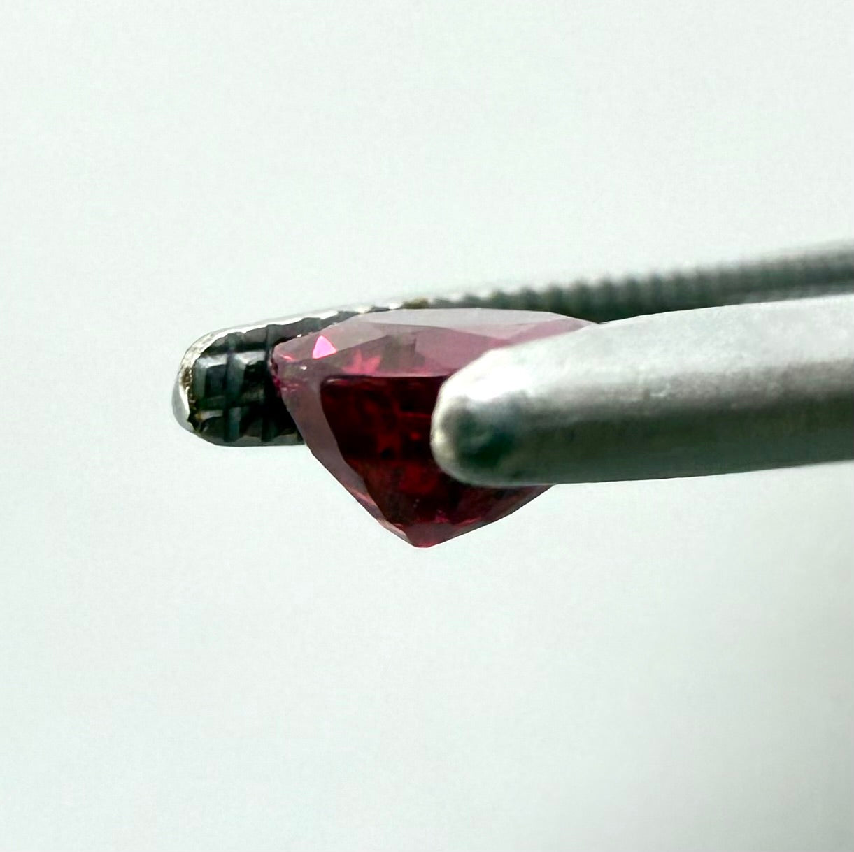 Pink-Red Ruby Oval 0.4 Ct