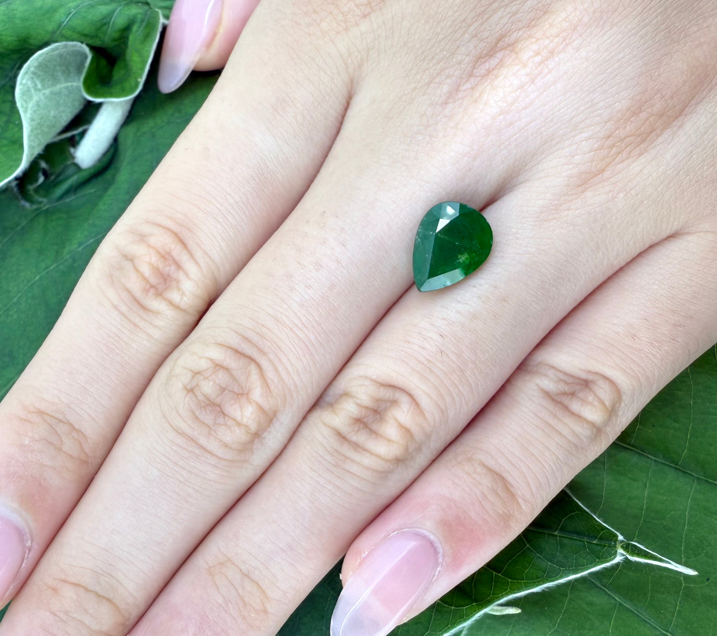Tsavorite Pear 3.26 Ct