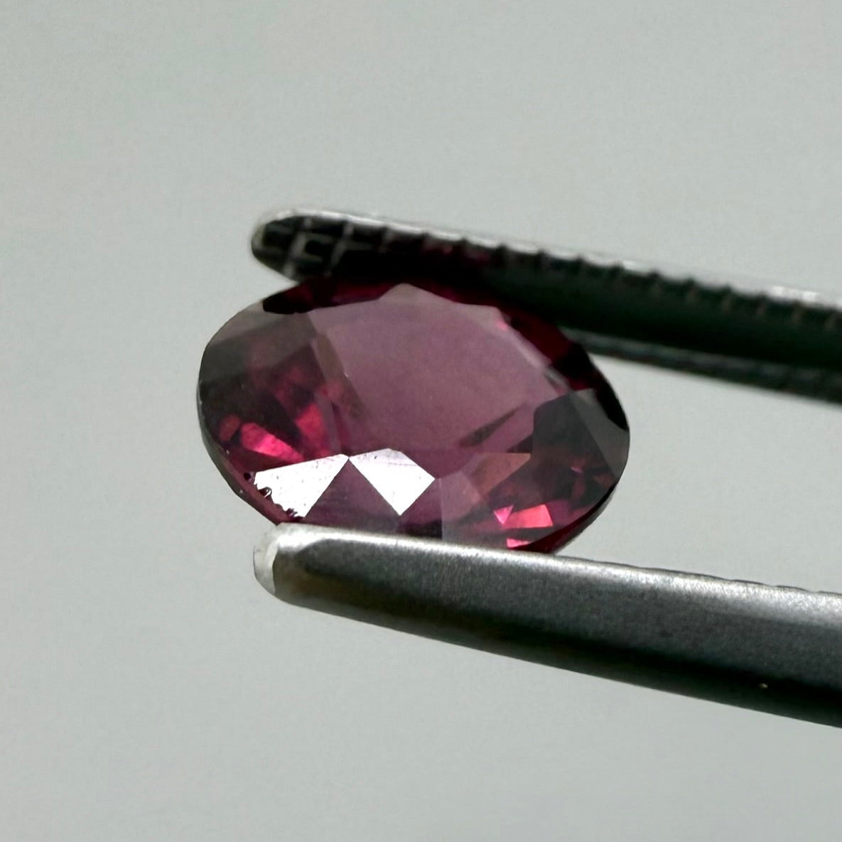 Pink-Red Rhodolite Round 1.1 Ct
