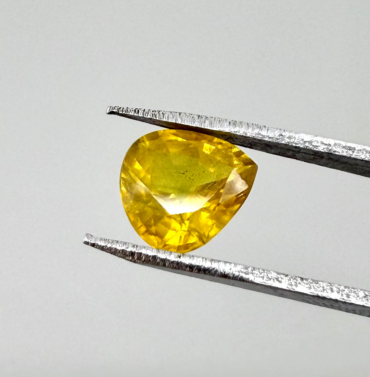Yellow Sapphire Pear 1.6 Ct