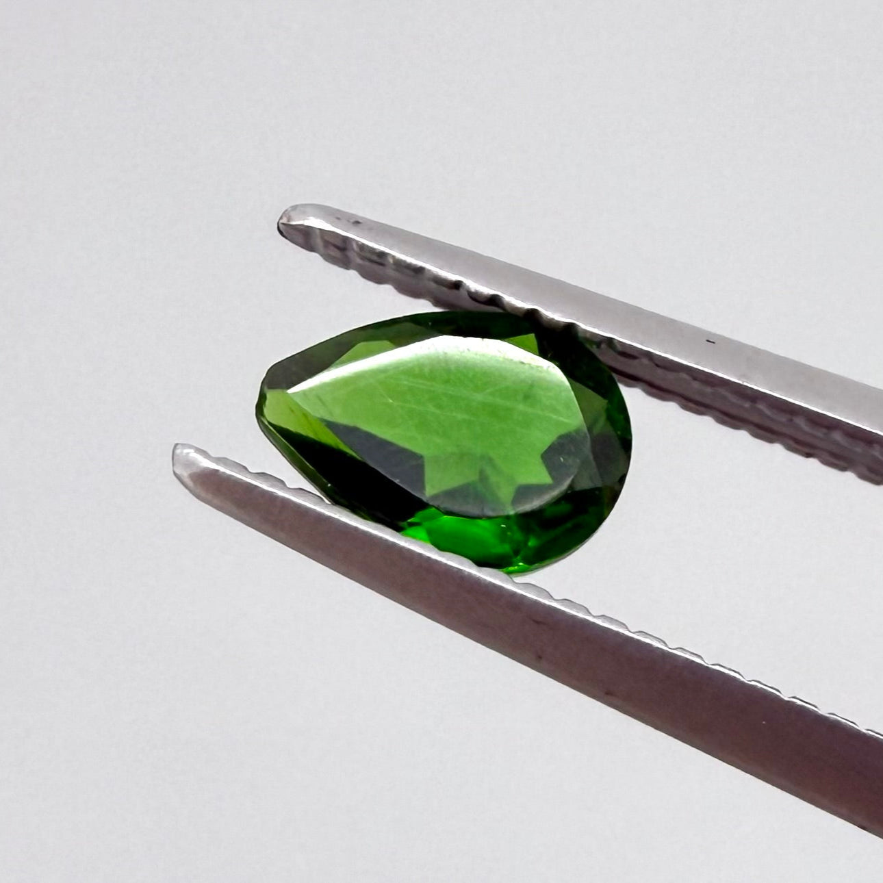 Chrome Diopside Pear 0.47 Ct