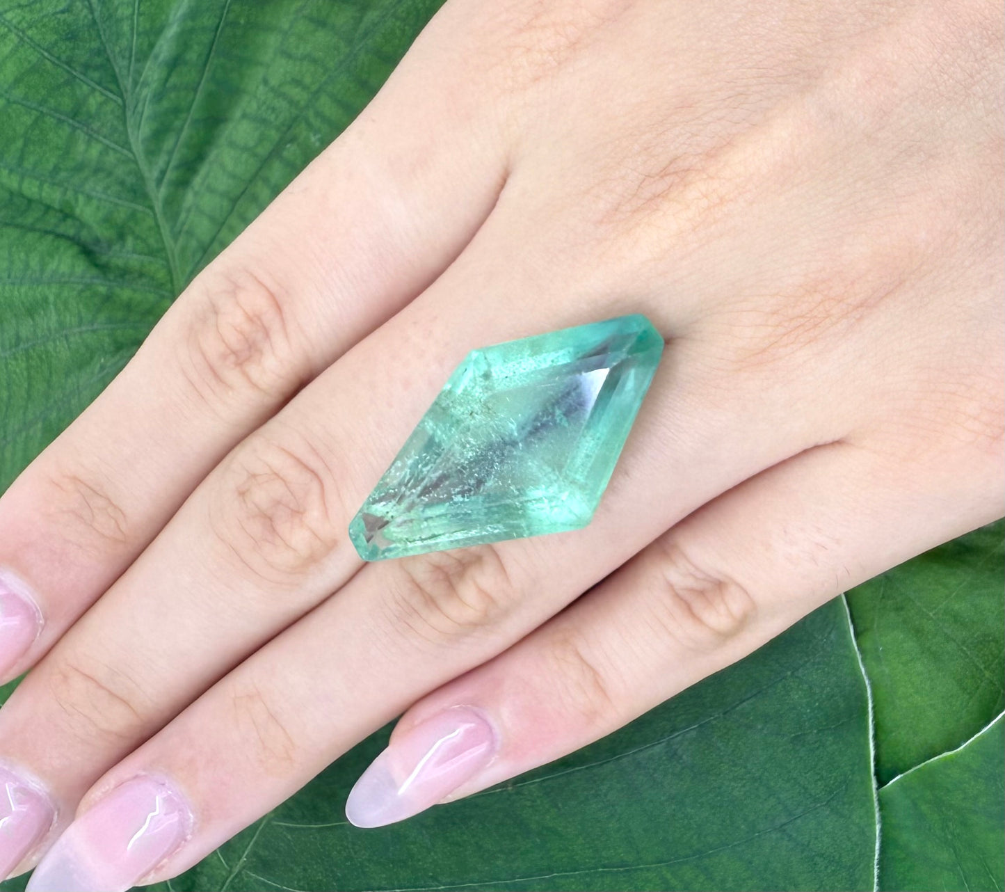 Big Vibrant Turquoise-to-Green Fluorite Fancy 38.87 Ct