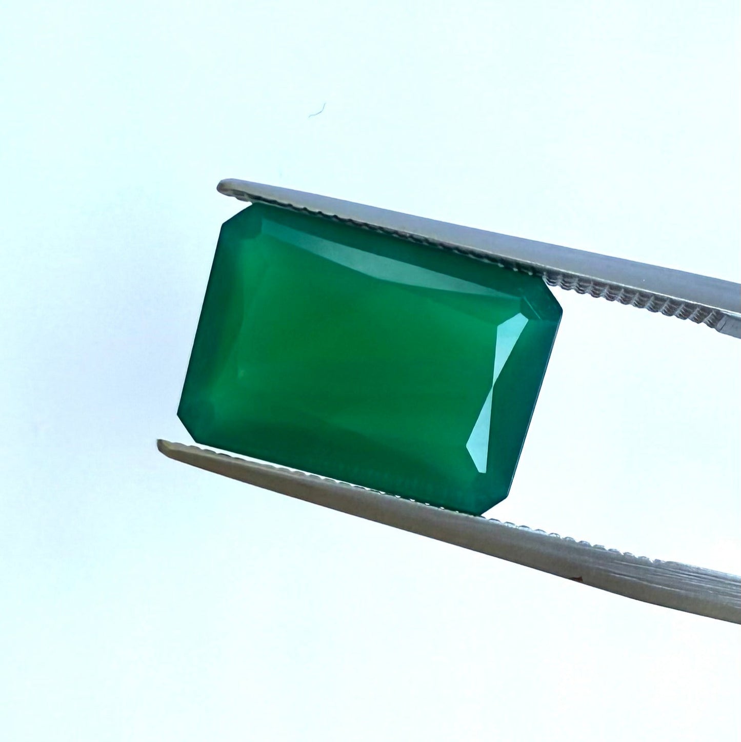 Vibrant Green Chalcedony Emerald cut 5.37 Ct