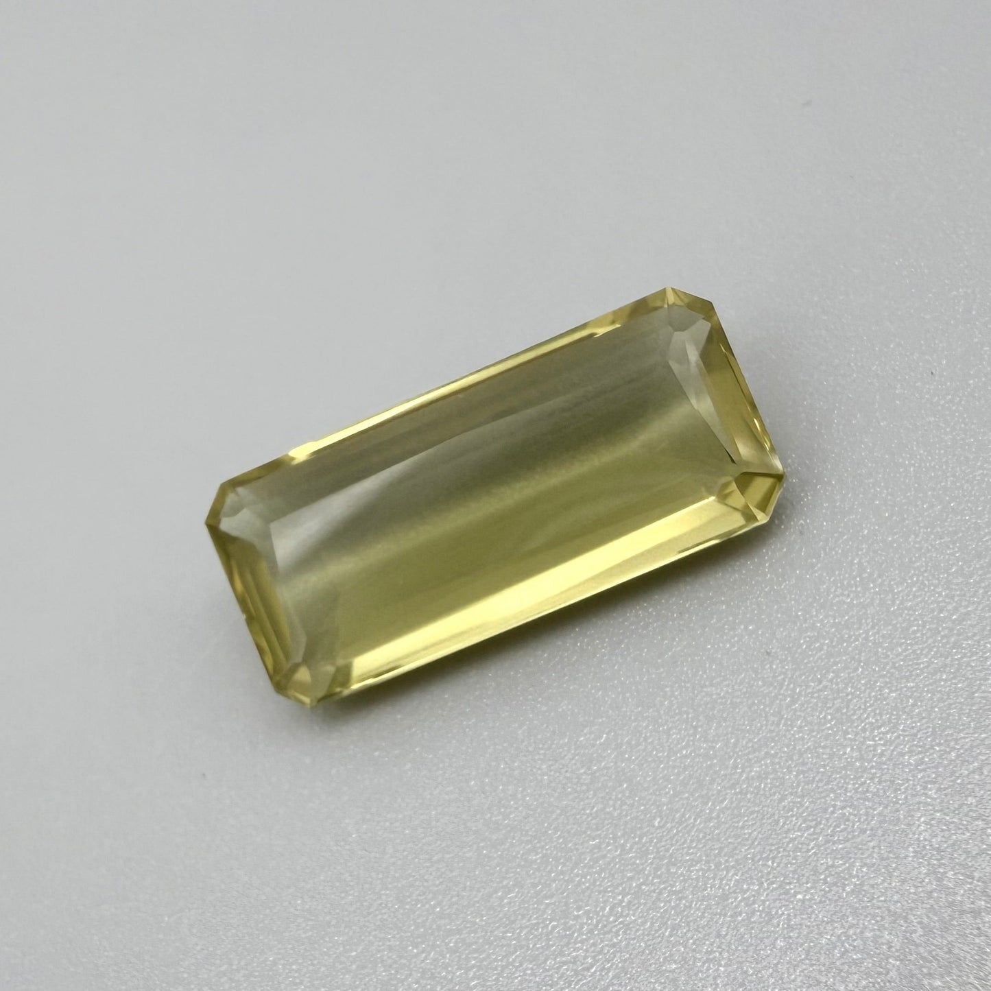 Lemon Quartz Baguette 14.5 Ct