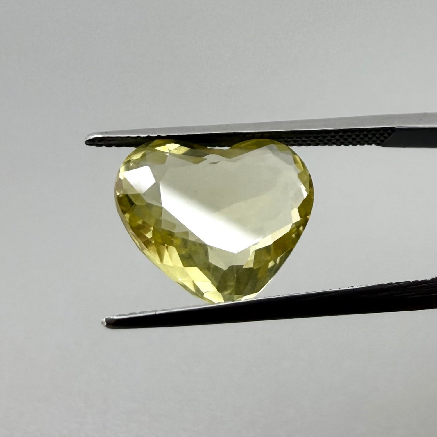 Natural Gold Yellow Lemon Quartz gemstone, heart shape