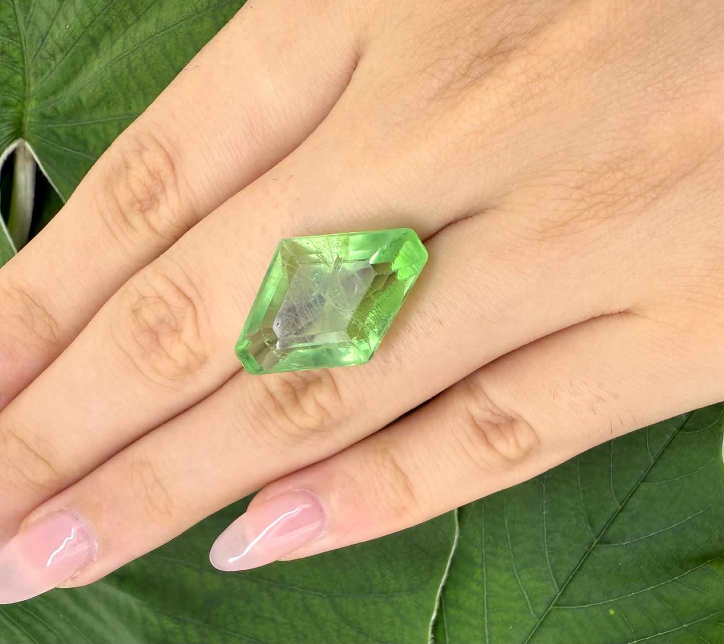 Big Green Fluorite Fancy 21.94 Cts