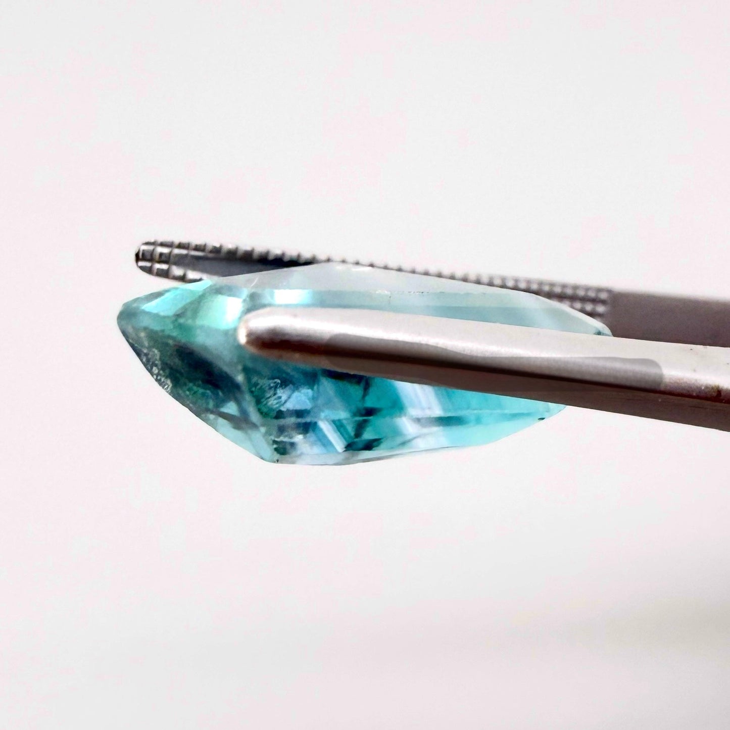 Vibrant Turquoise Hues Fluorit Fancy 6.9 Ct