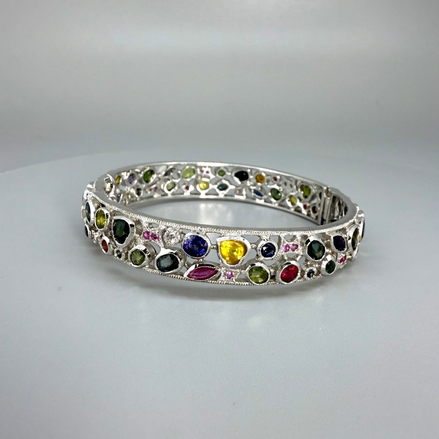 White gold plated silver bangle with Sapphire multicolor