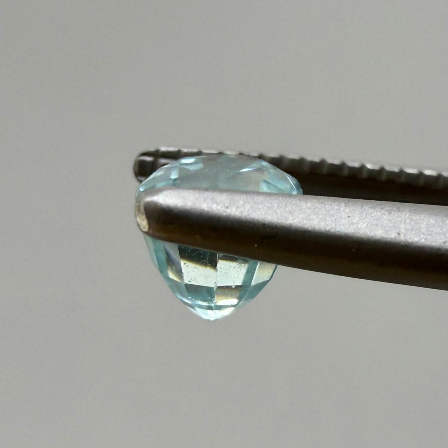 Blue Zircon Round 1.01 Ct