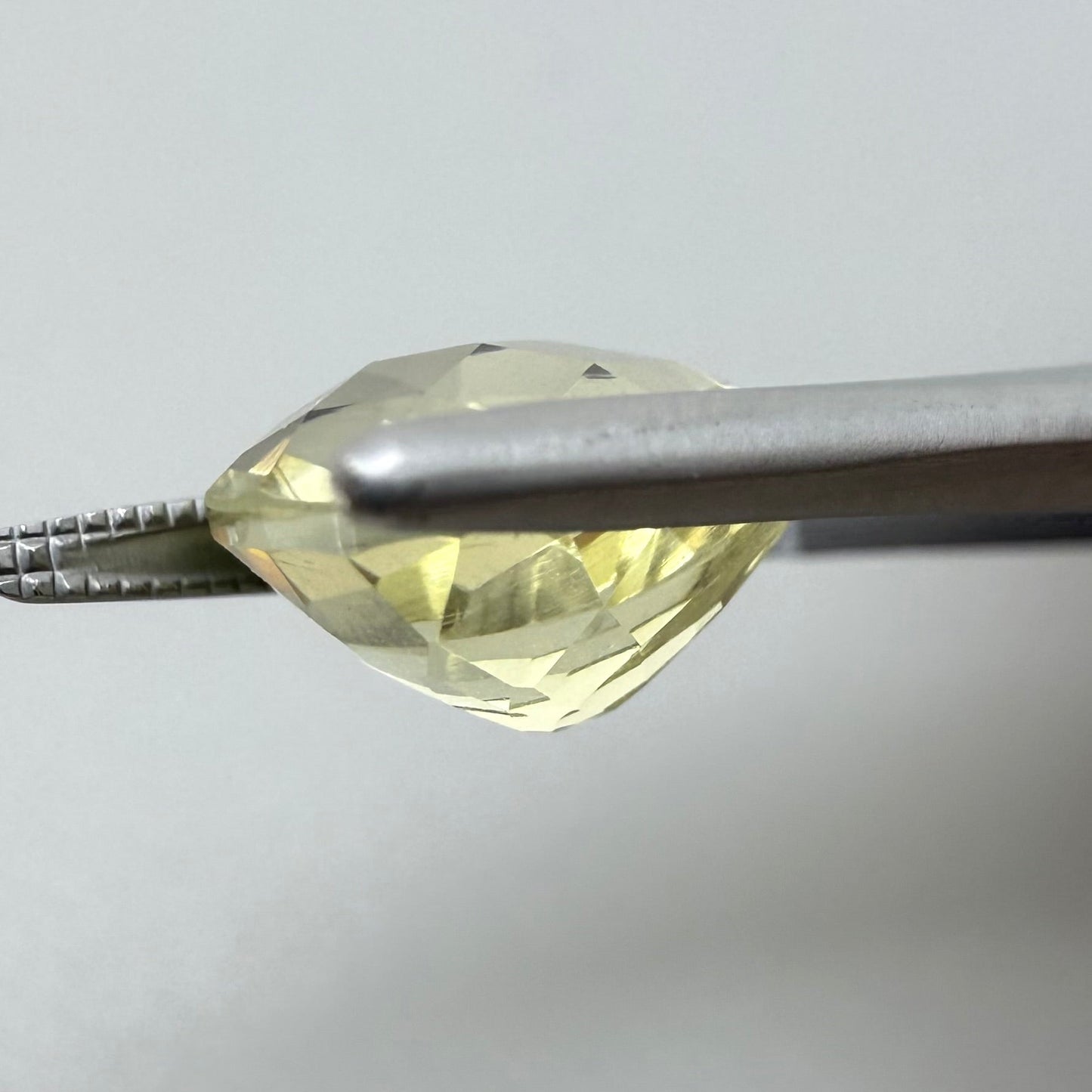 Lemon Quartz Pear 3.92 Ct