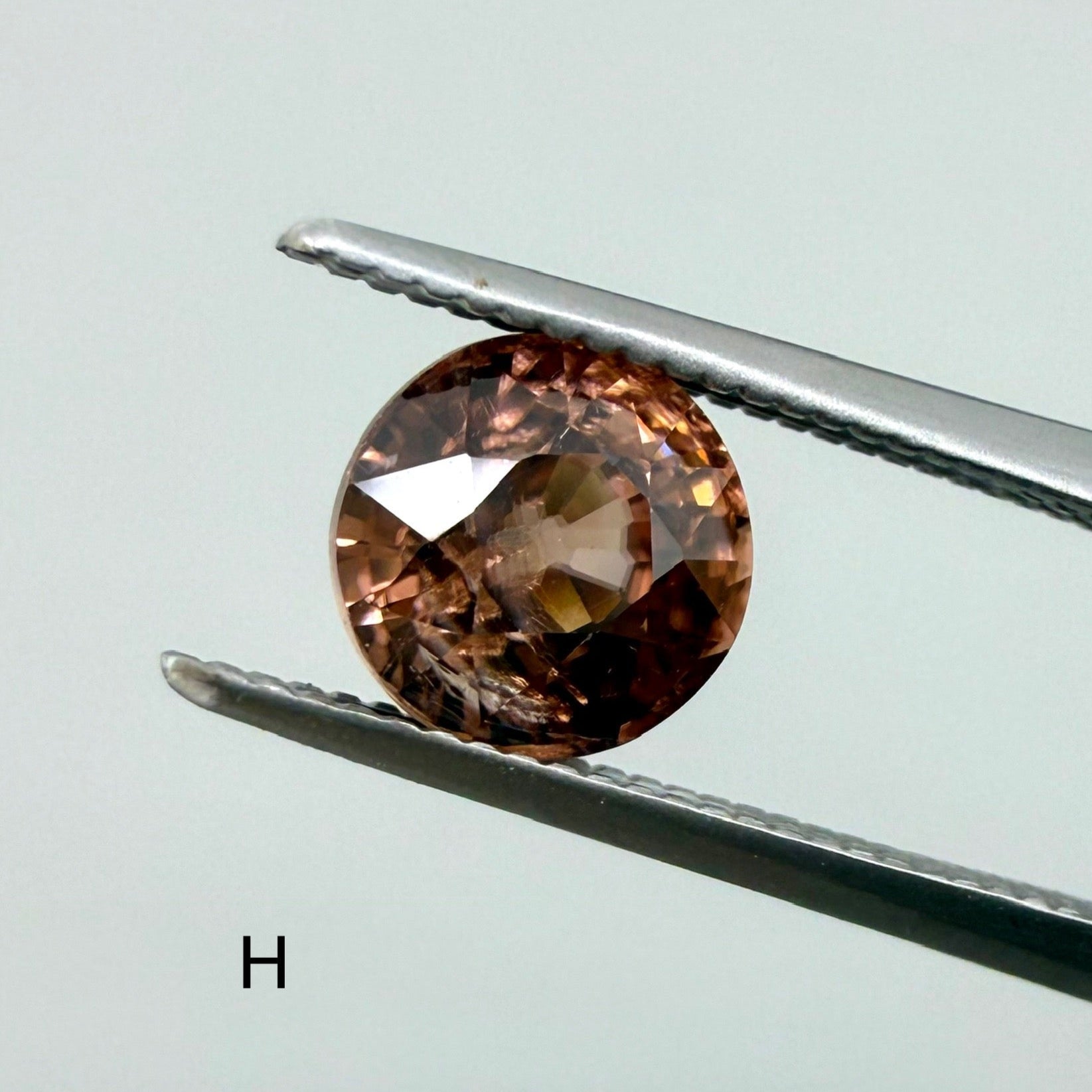 Loose Peach-Pink Zircon gemstone lot, round