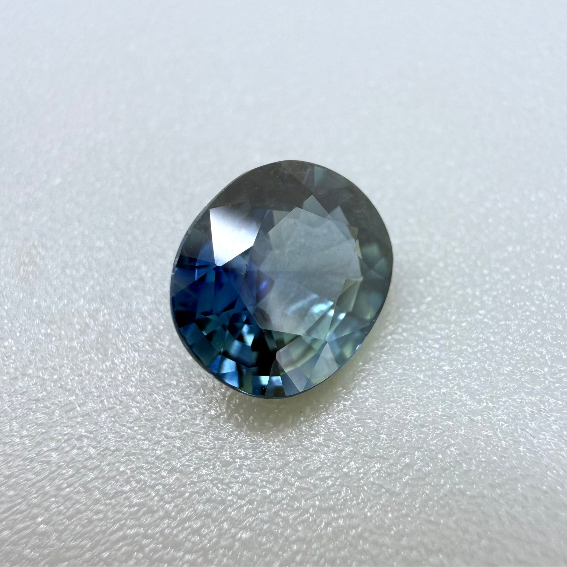 Natural Bi-Color Sapphire gemstone oval cut