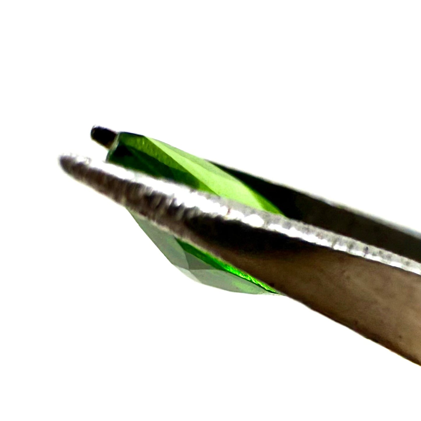 Chrome Diopside Pear 0.47 Ct