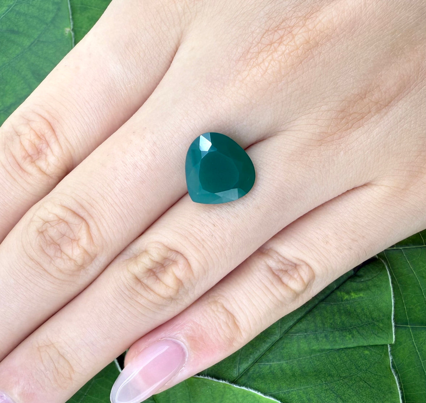 Apple Green Chalcedony Pear 4.82 Ct