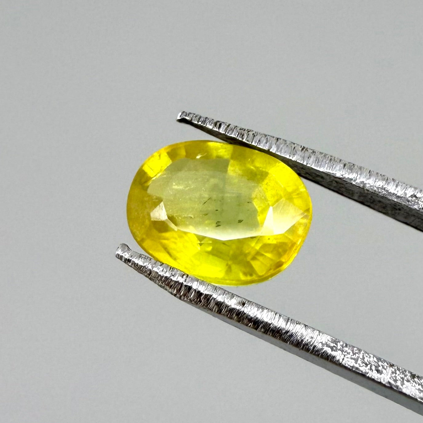 Yellow Sapphire Oval 1.09 Ct
