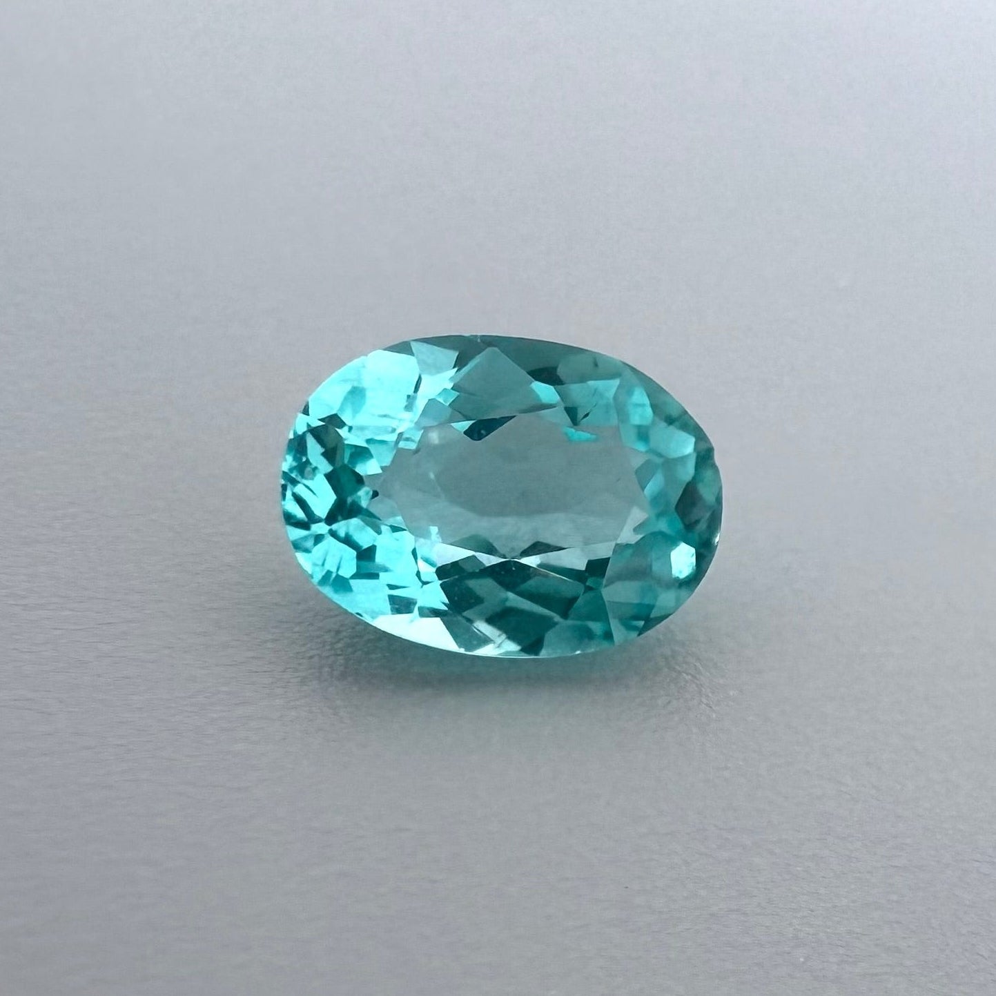 Vibrant Turquoise Apatite Oval 0.9 Ct