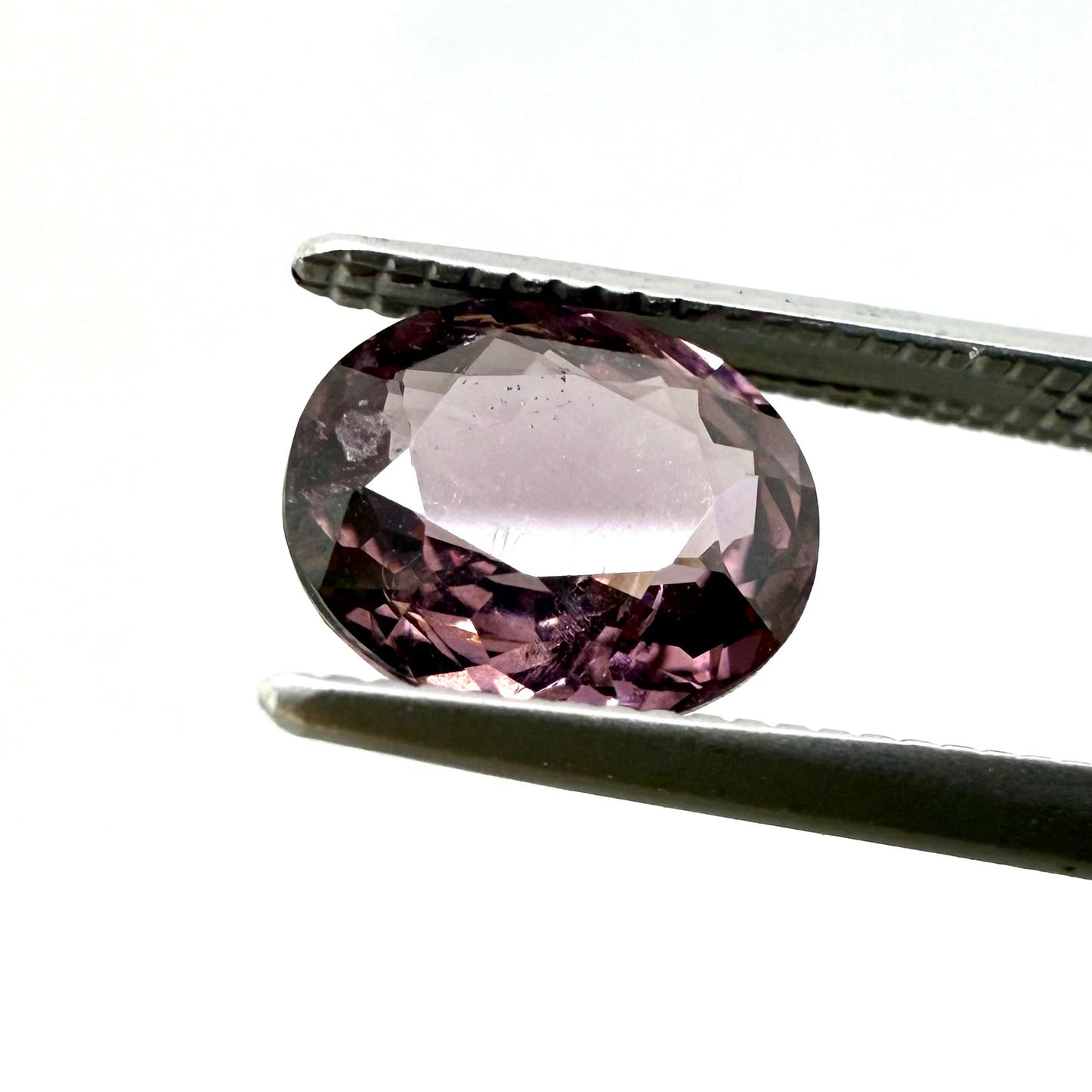 Rosé Spinel Oval 1.55 Ct