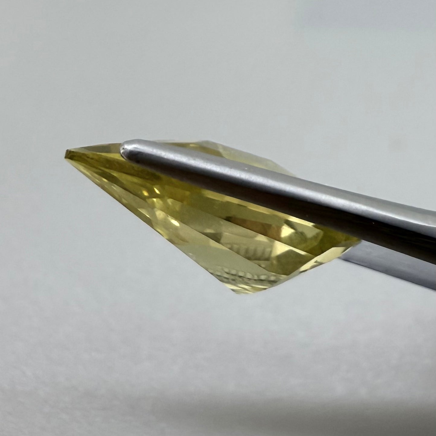 Big Lemon Quartz Fancy 12.97 Ct