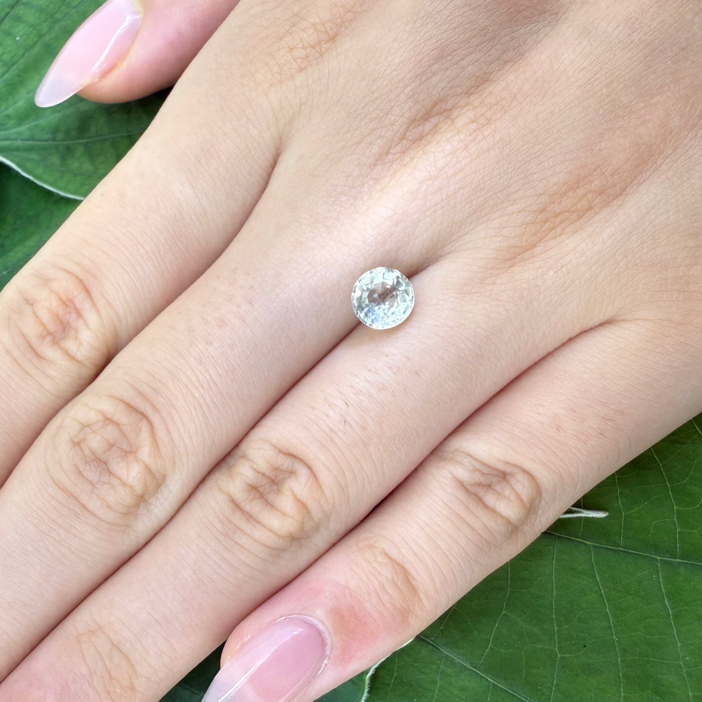 Natural Pale Green Aquamarine gemstone, round cut