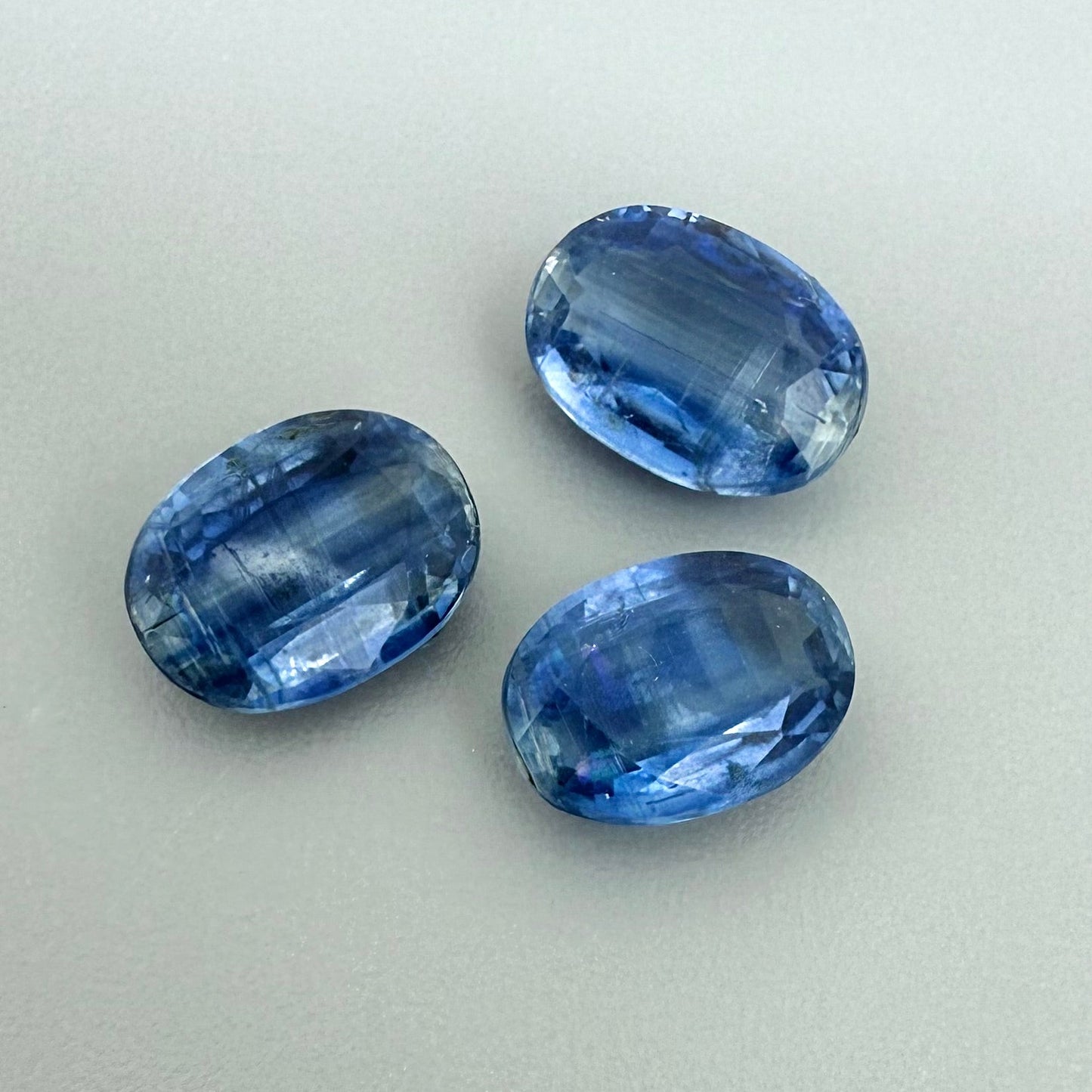 Cornflower Blue Kyanite Oval Set 2.73 Ct