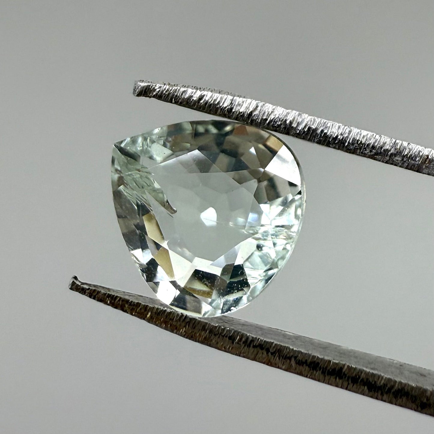 Very Light Turquoise Aquamarine Pear 0.8 Cts