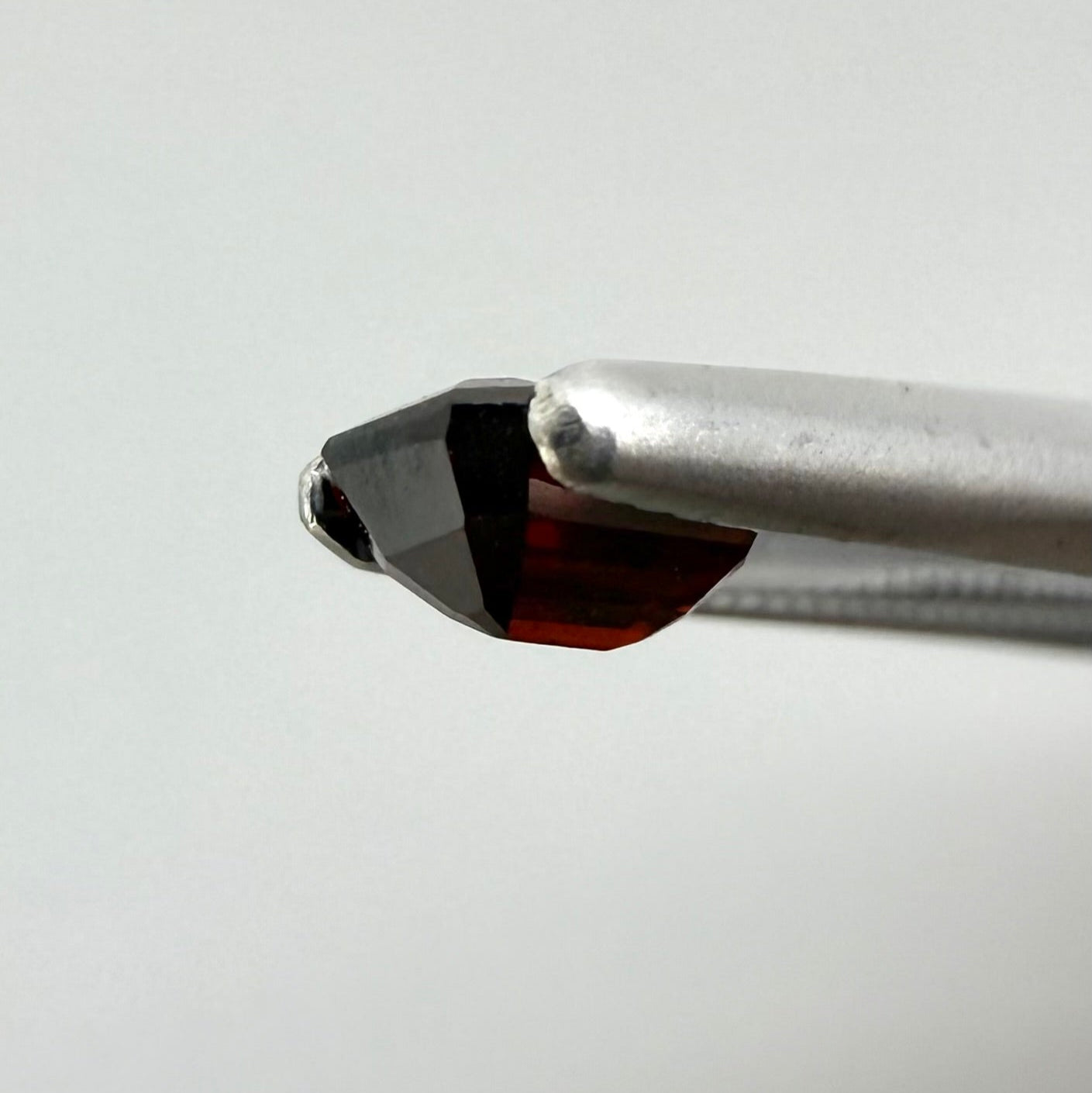 Red Garnet "Pyrope" Emerald cut 0.5 Ct