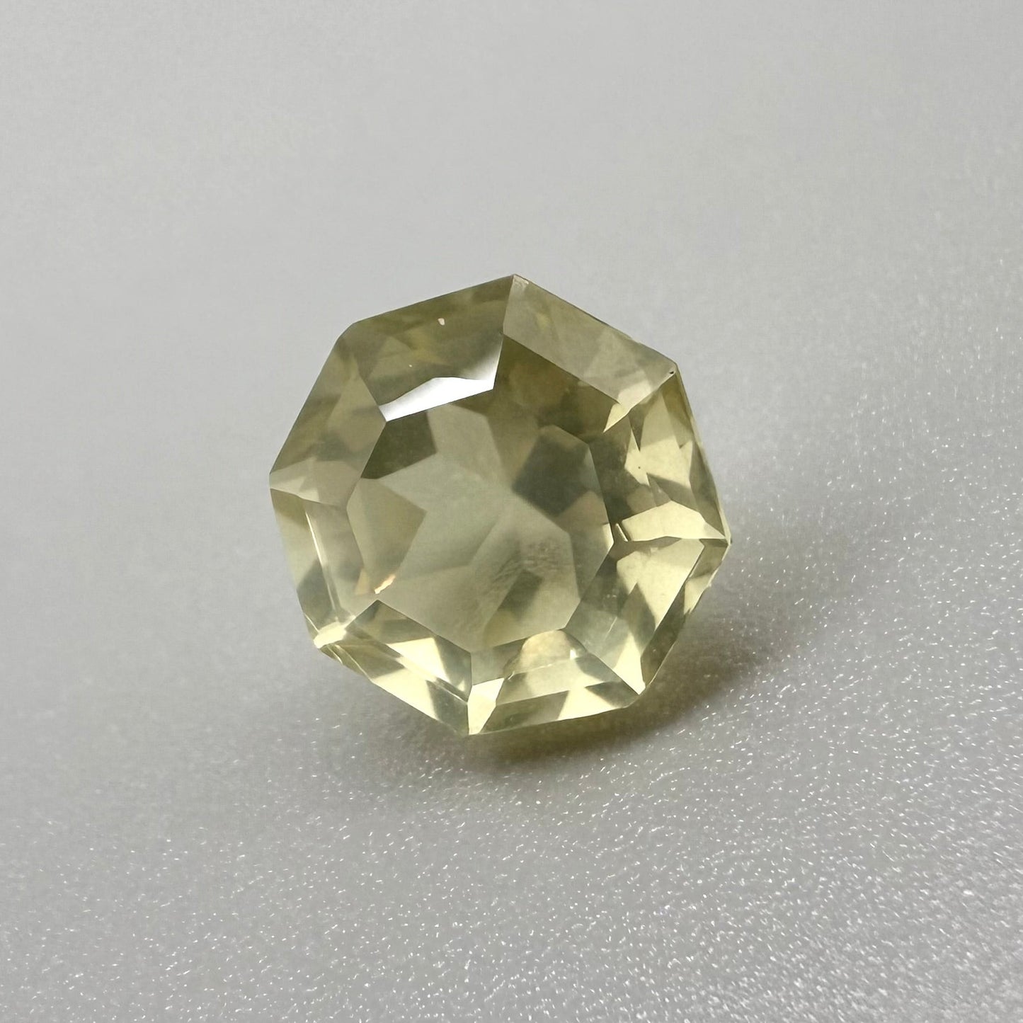 Lemon Quartz Fancy 4.89 Ct