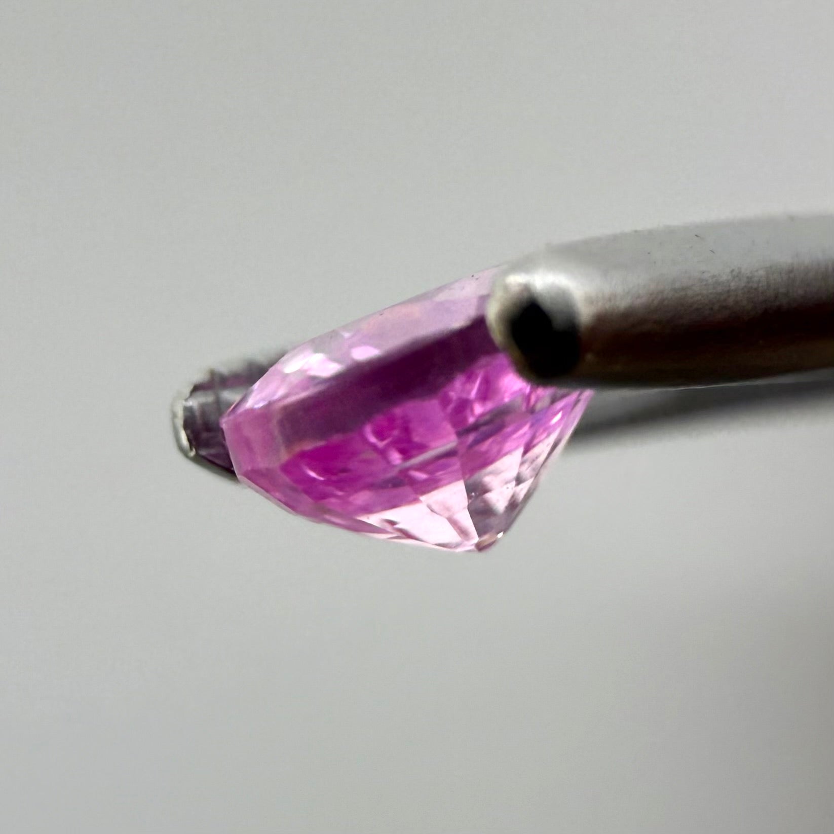Loose Pink Sapphire gemstone oval cut