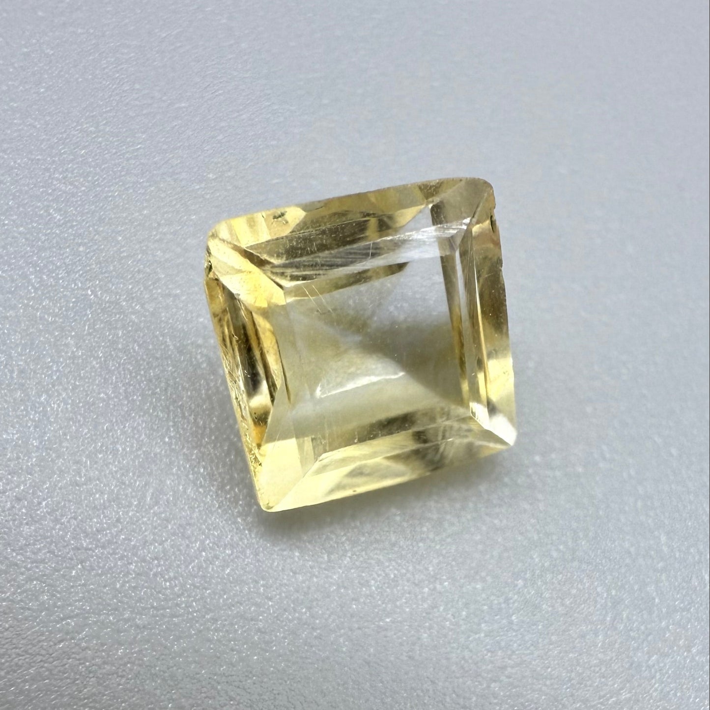 Bi-Color (Champagne White) Citrine Square 1.59 Ct