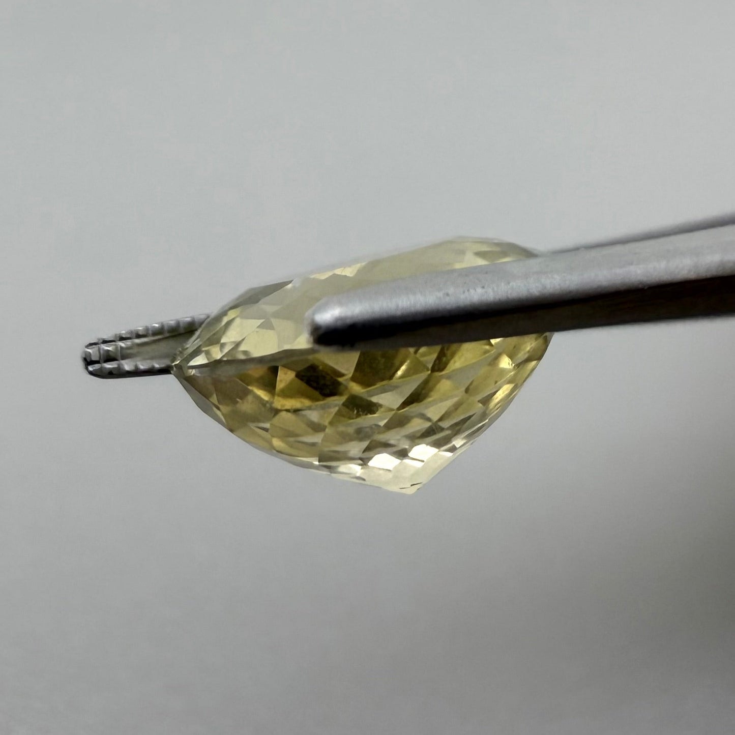 Lemon Quartz Round 7.02 Ct