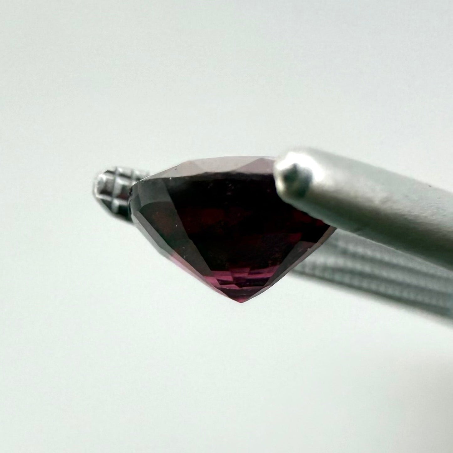 Pink-Red Rhodolite Round 1.1 Ct