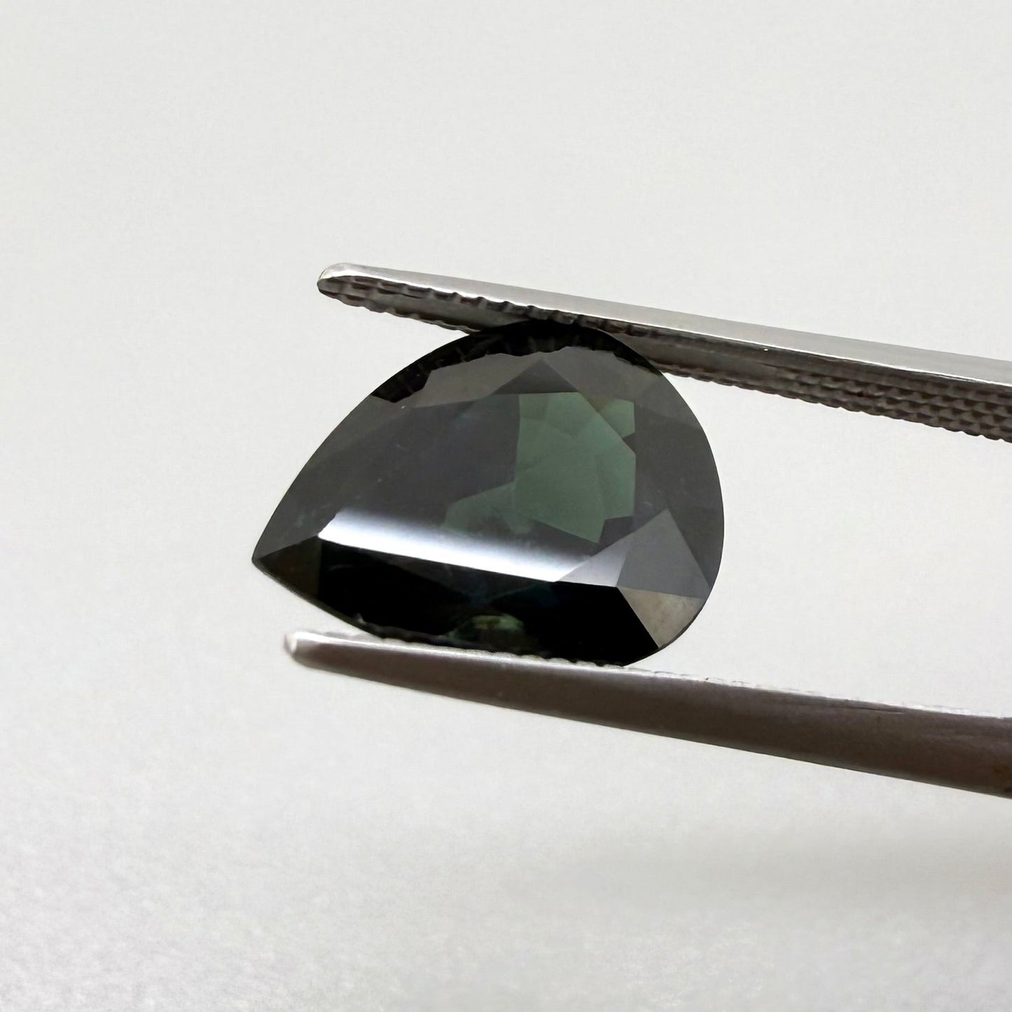 Green Sapphire Pear 3.56 Ct