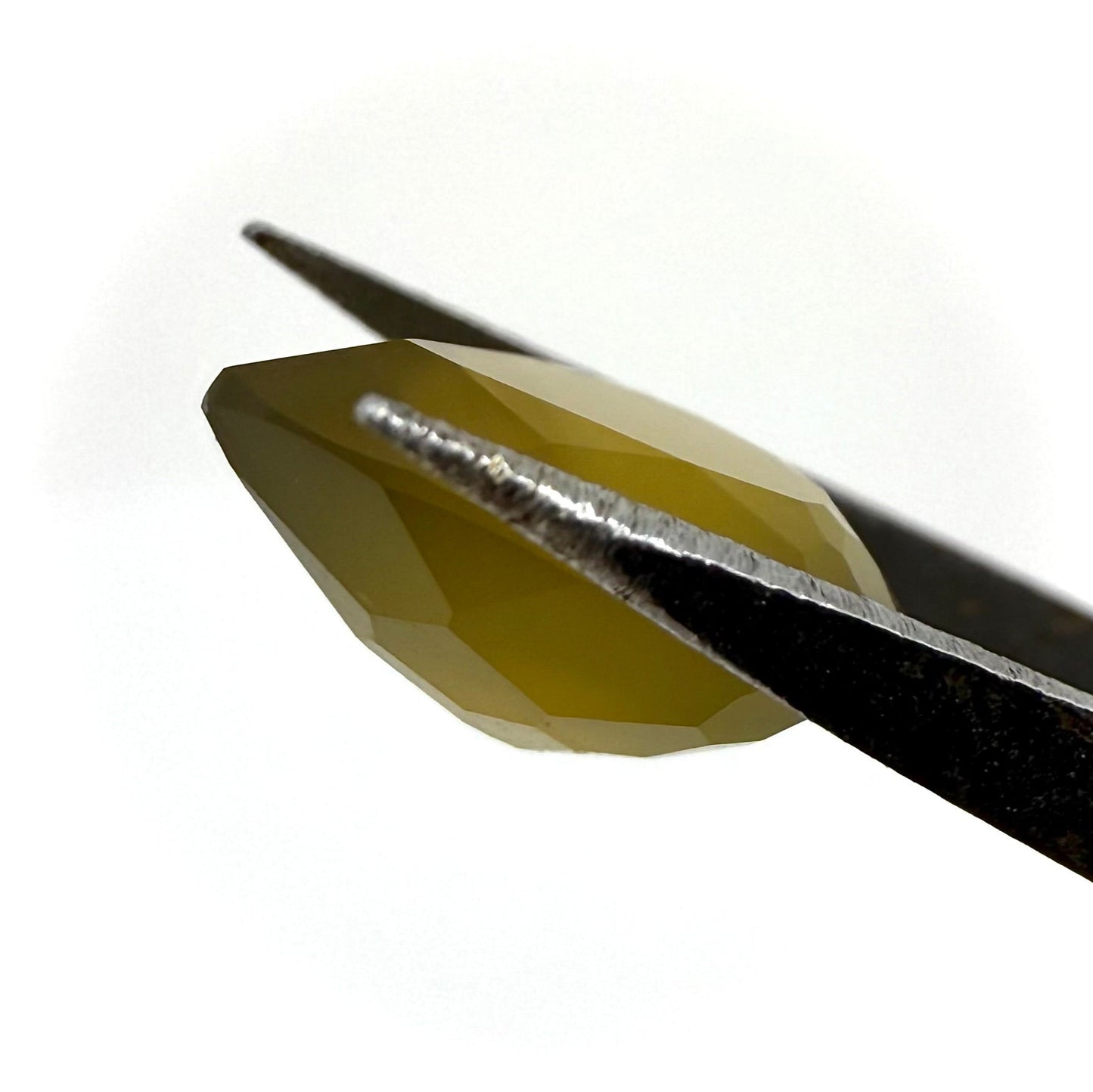 Golden-Brown Chalcedony Pear 4.94 Ct
